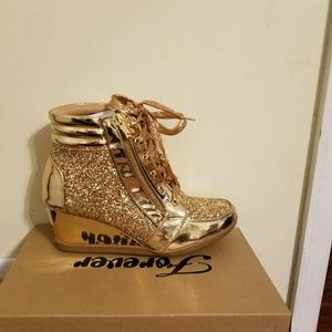 Gold wedge sneaker